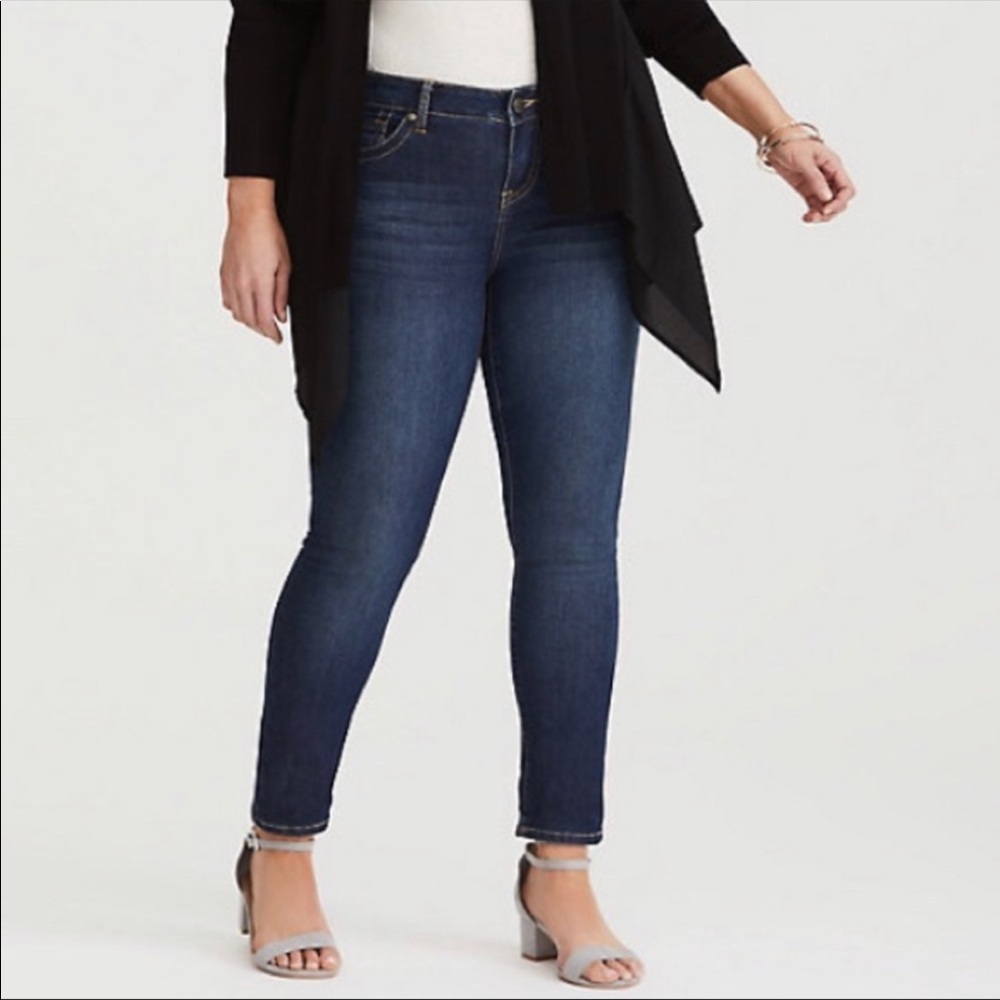 Torrid skinny blue stretch denim jeans. Sz 22R